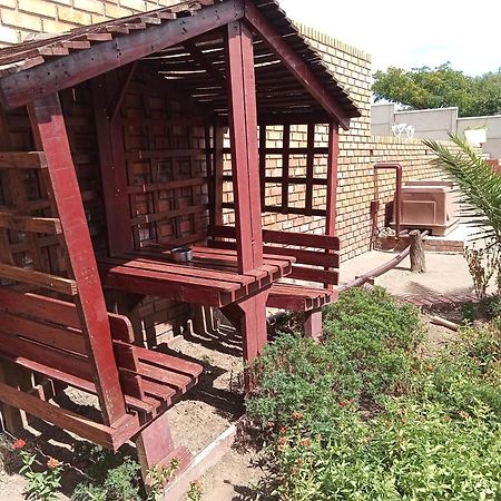 גרייפדאם Sunrose Group Of Guesthouses מראה חיצוני תמונה