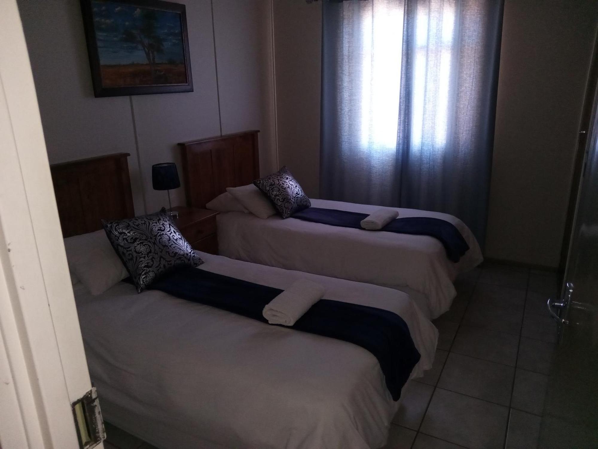 גרייפדאם Sunrose Group Of Guesthouses מראה חיצוני תמונה
