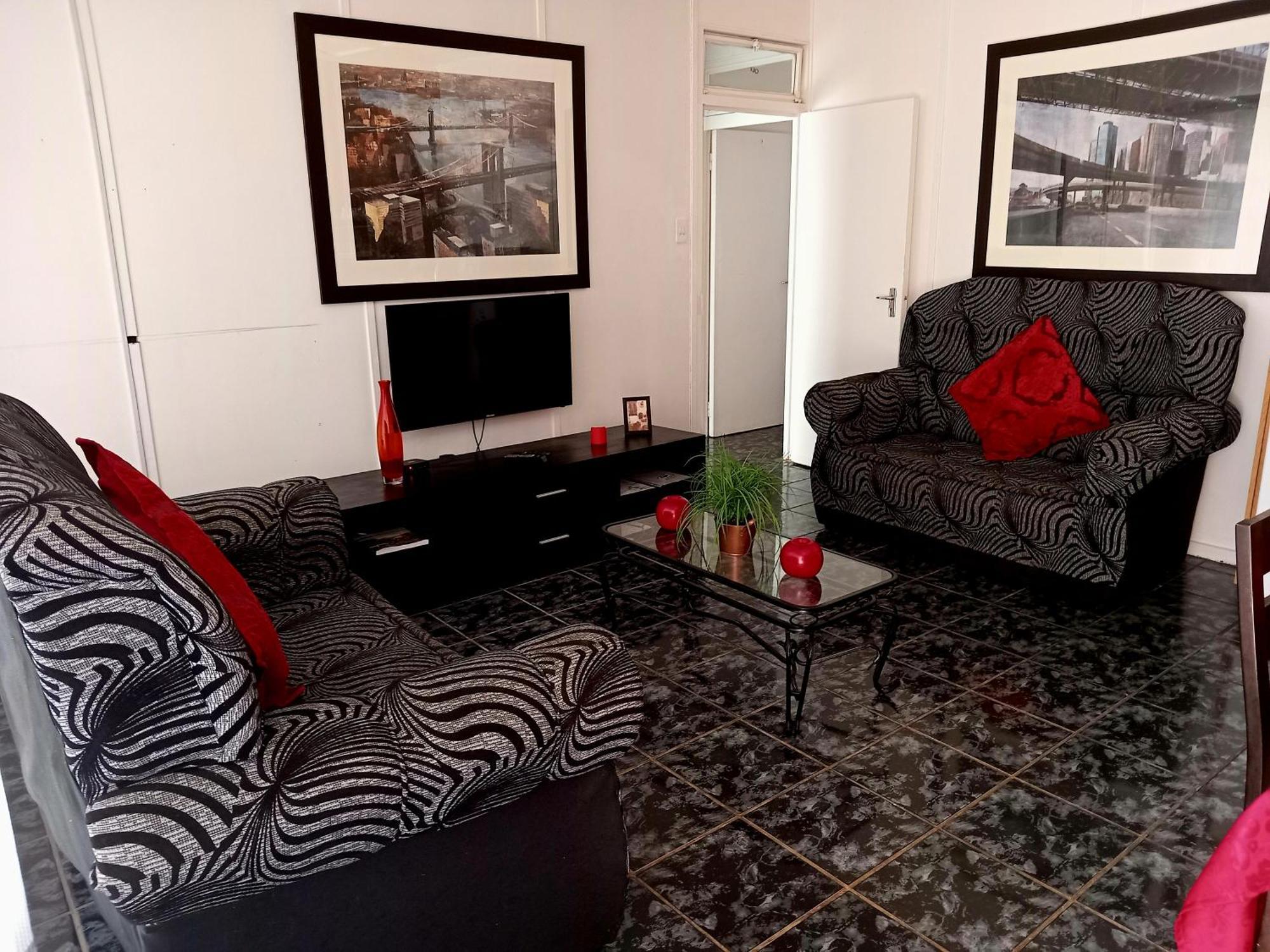 גרייפדאם Sunrose Group Of Guesthouses מראה חיצוני תמונה