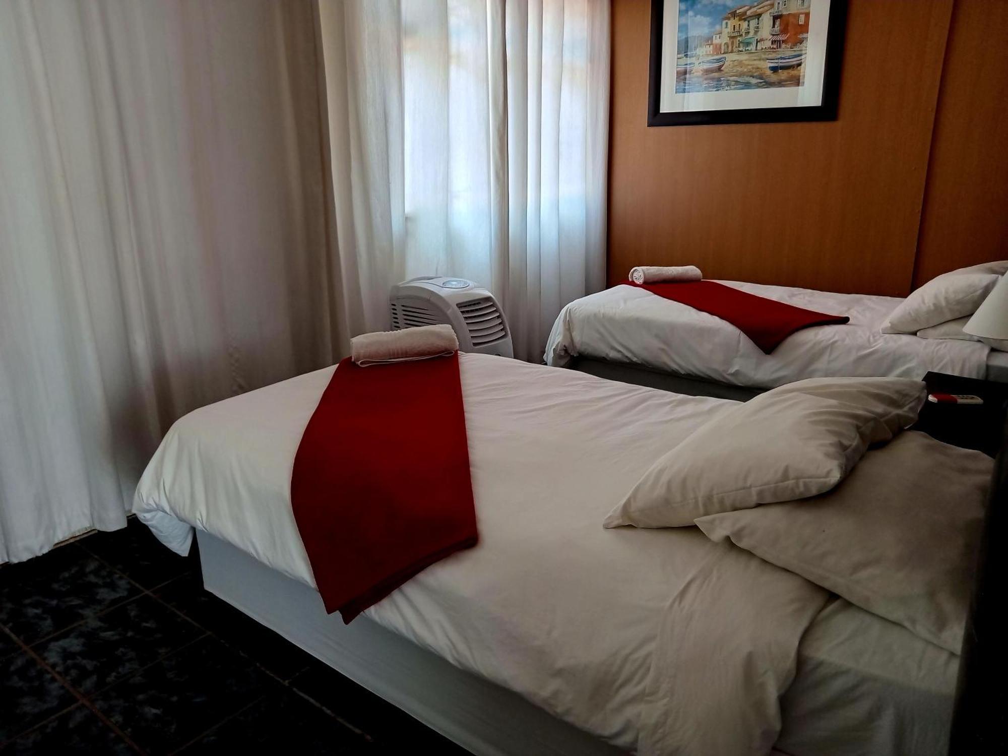 גרייפדאם Sunrose Group Of Guesthouses מראה חיצוני תמונה