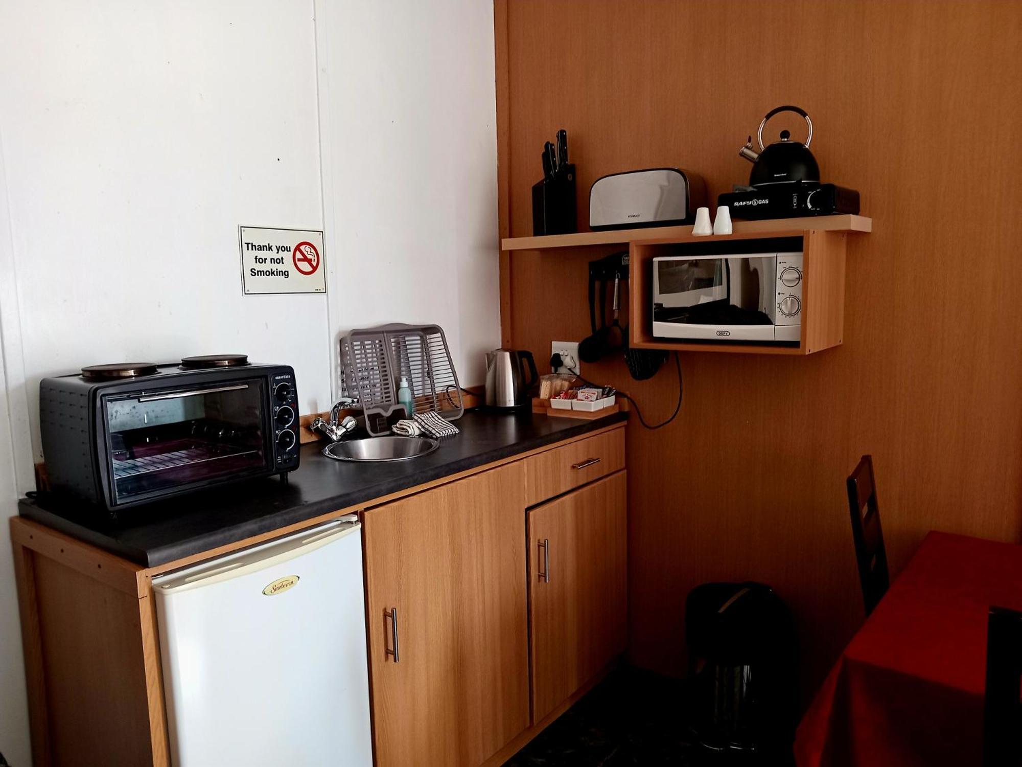 גרייפדאם Sunrose Group Of Guesthouses מראה חיצוני תמונה