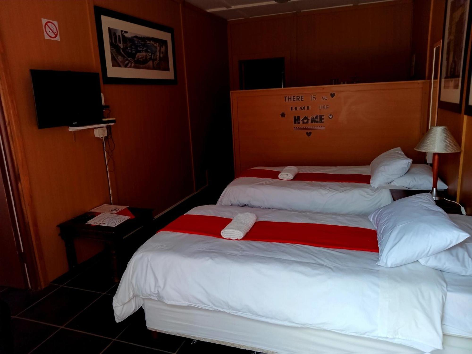 גרייפדאם Sunrose Group Of Guesthouses מראה חיצוני תמונה
