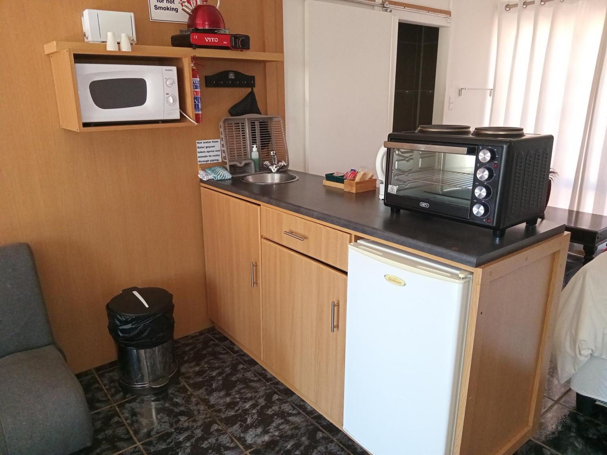 גרייפדאם Sunrose Group Of Guesthouses מראה חיצוני תמונה