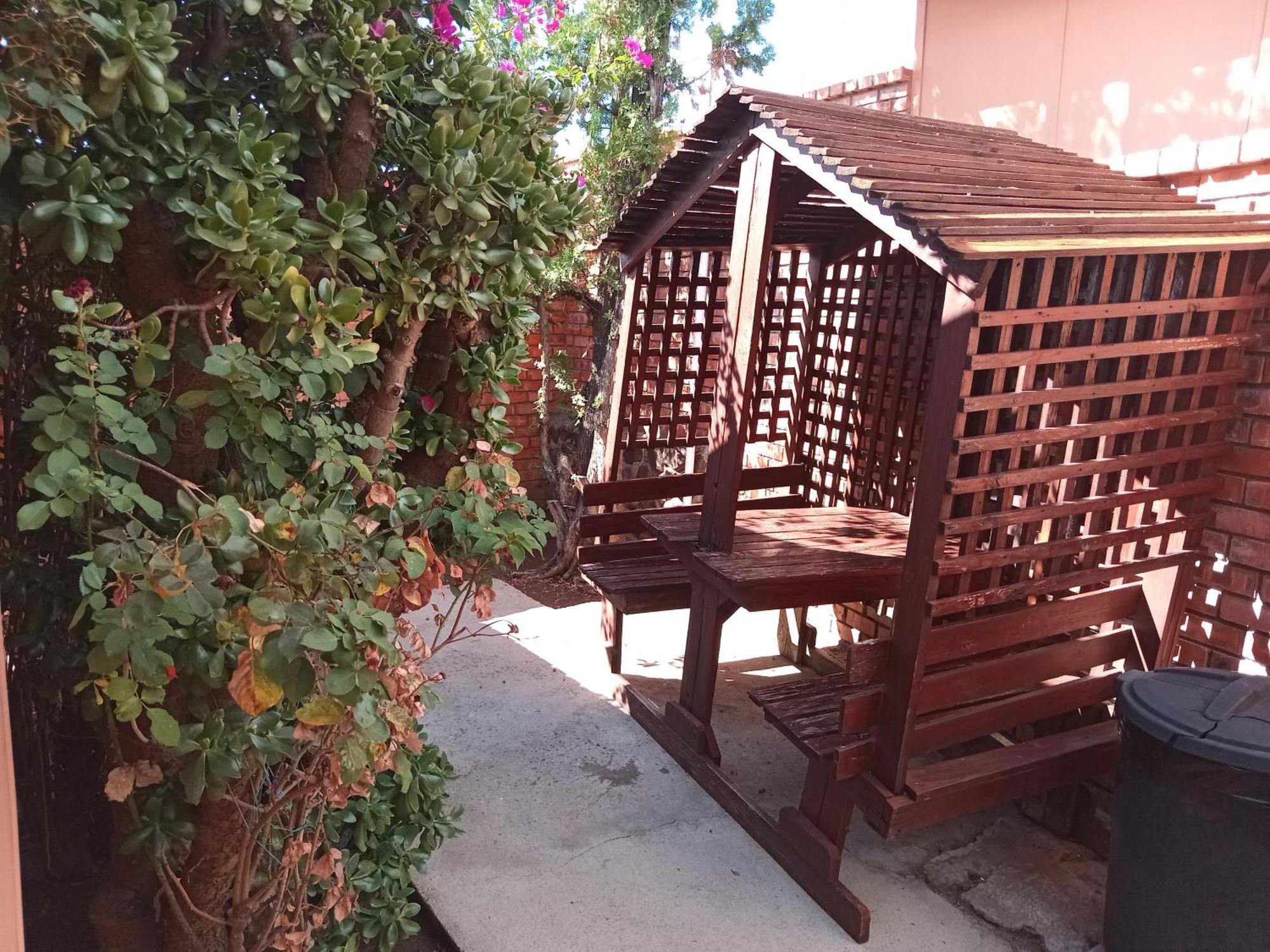 גרייפדאם Sunrose Group Of Guesthouses מראה חיצוני תמונה